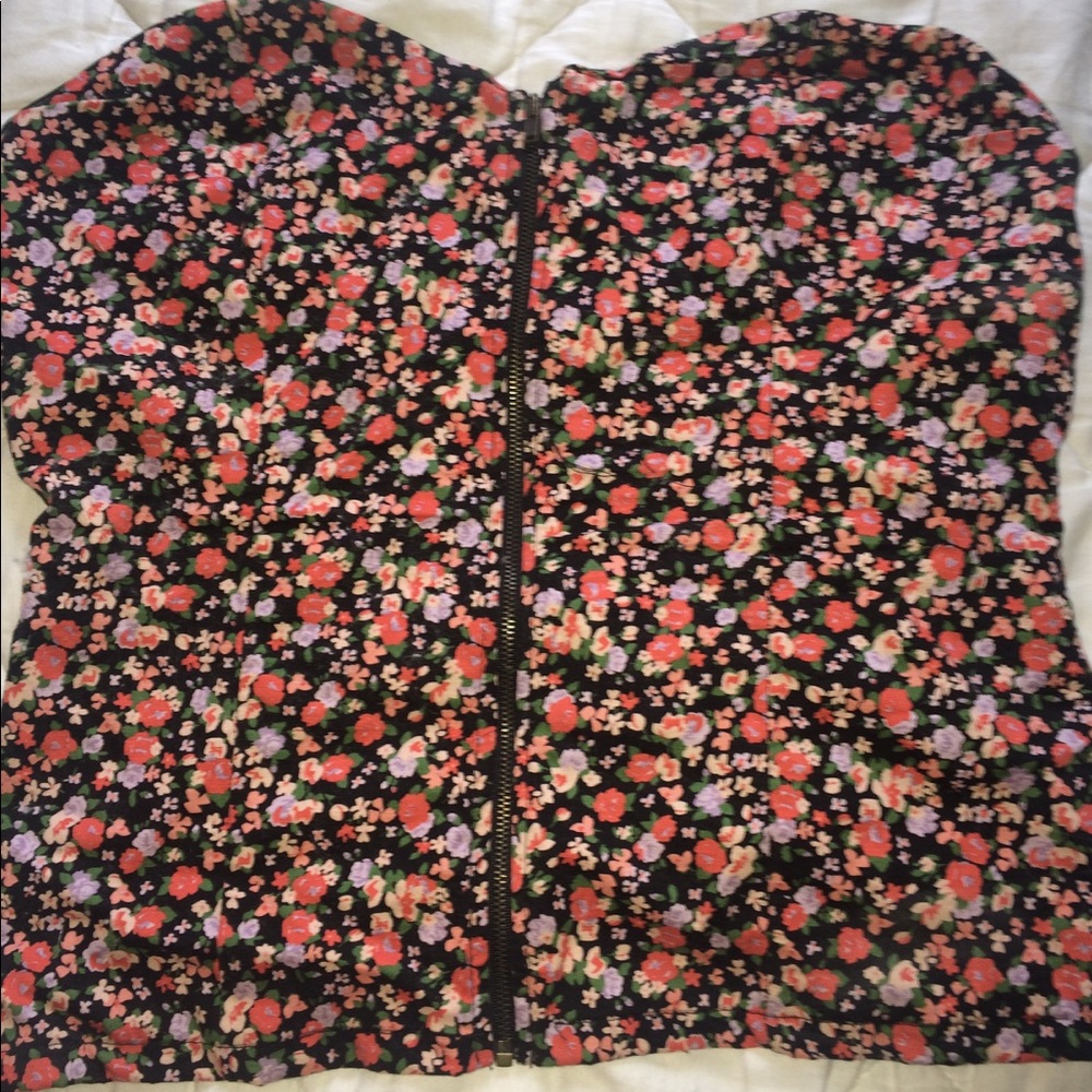 Zip up floral tight tube top.